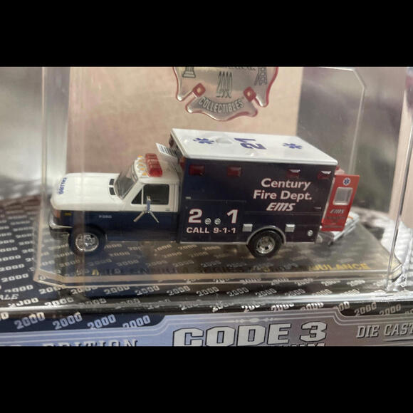 Code 3  - 1/64 ~ Millennium Series Ford F-350 Ambulance 21 (12214) - MIB - Picture 2 of 9